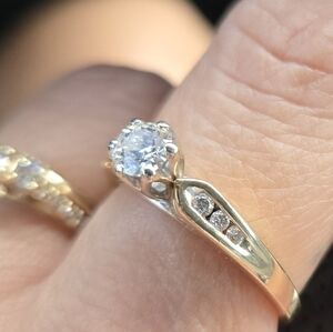 Elegant Gold Diamond Ring